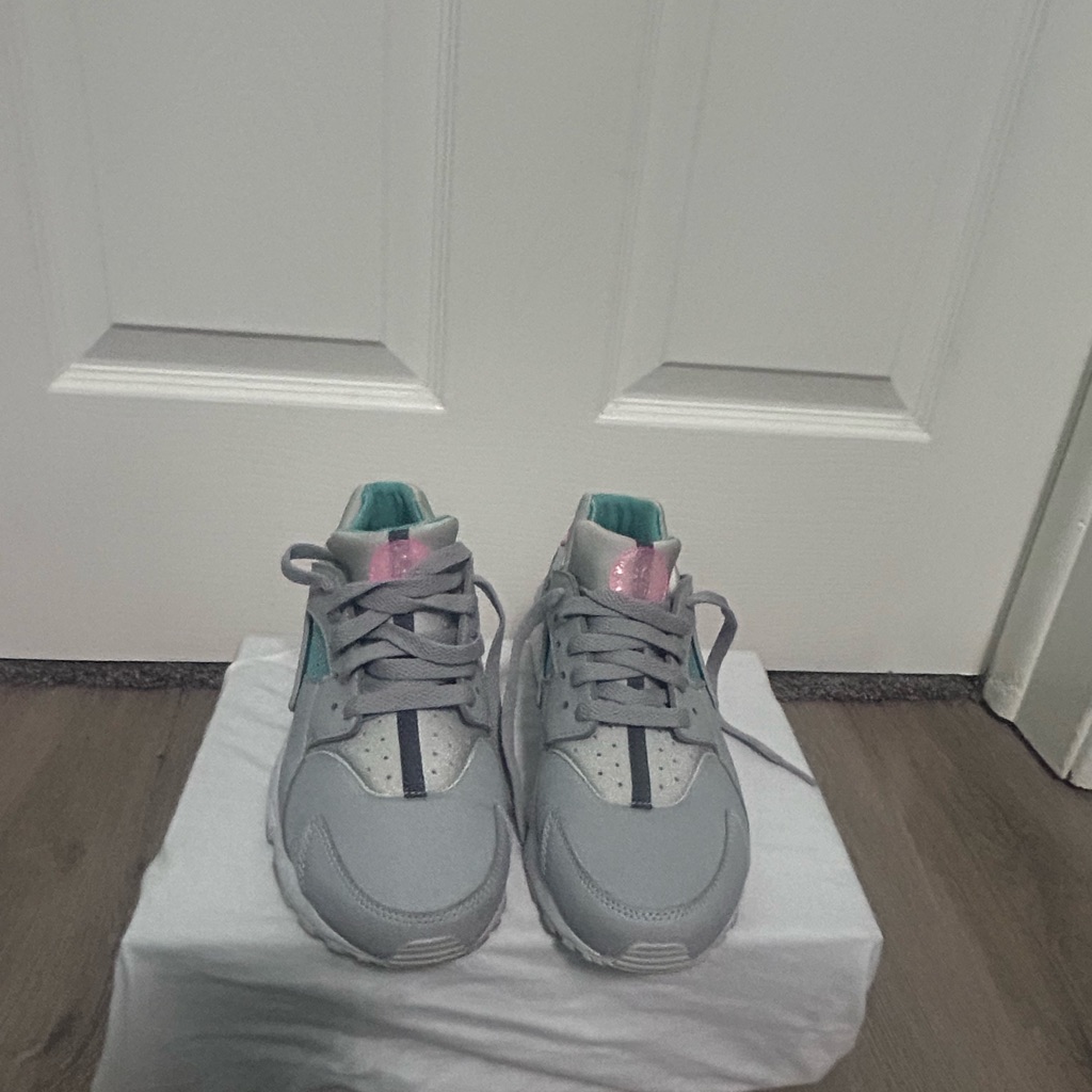 Nike Air Hurrache Sz 7youth Preowned Great Condition